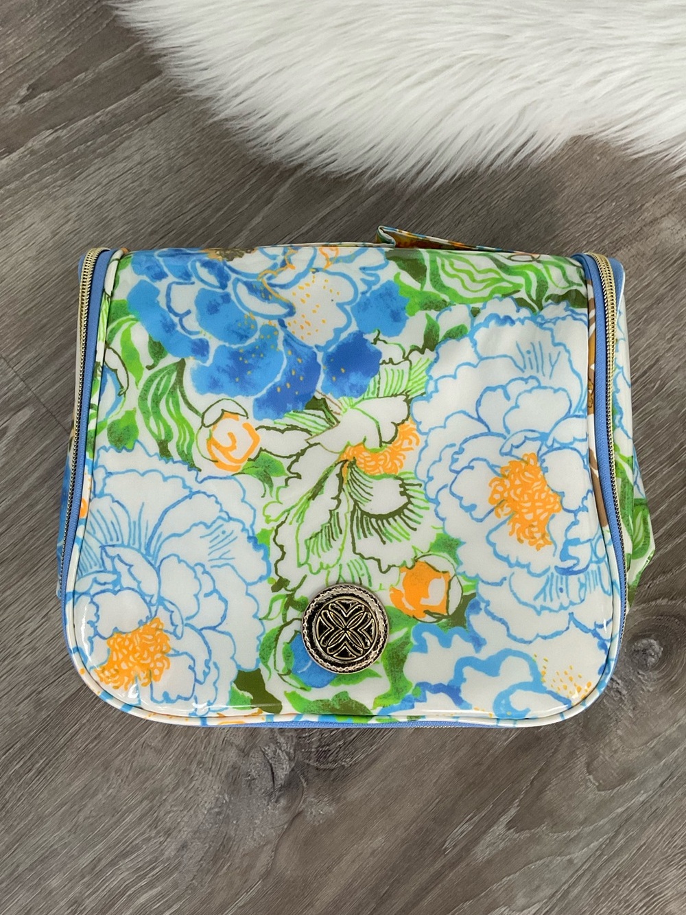 🌼💐 LILLY PULITZER Hanging Cosmetic Organizer Bag in Rutabaga Sympeony
